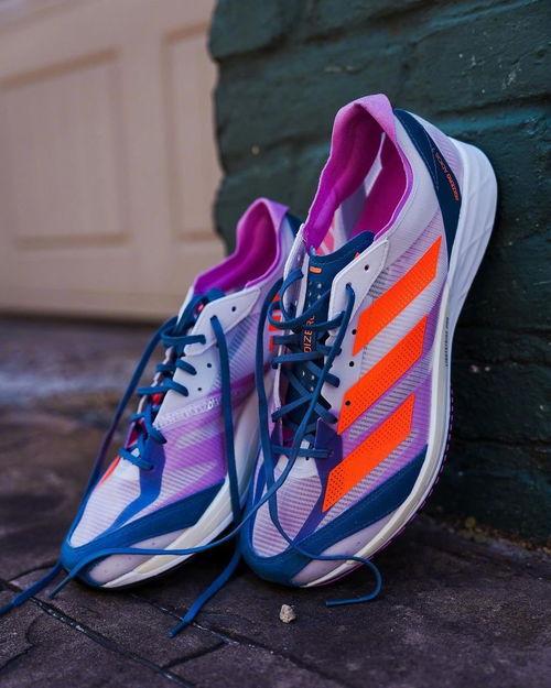 最新跑鞋爆料视频播放网站,跑鞋爆料视频网站带你领略科技与时尚的完美融合  第1张